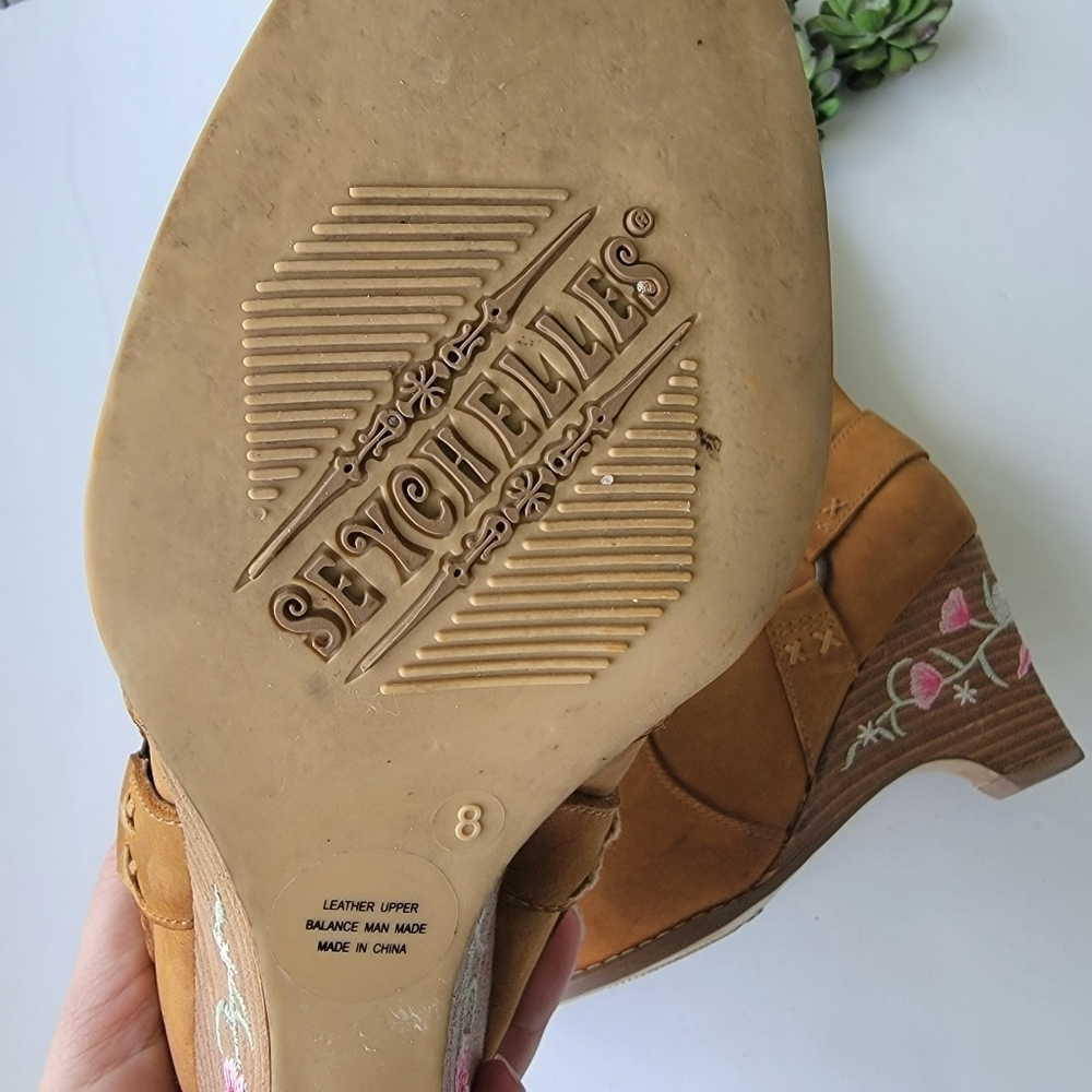 Seychelles Suede Embroidered Floral Wedge Harness Boots Size 8 - Picture 6 of 14